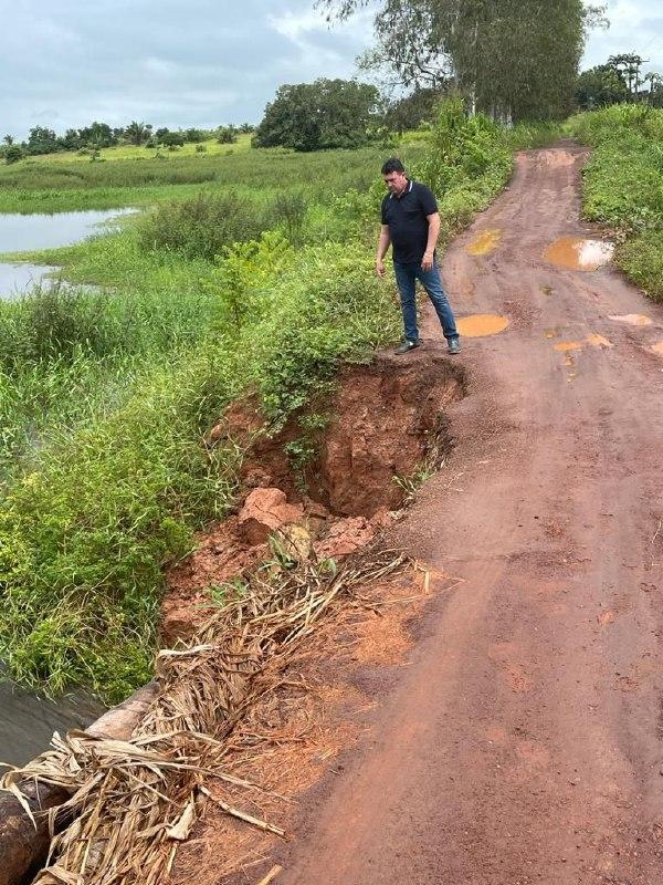 Prefeitura recupera estrada de acesso aos povoados Santa Maria e Fundamento