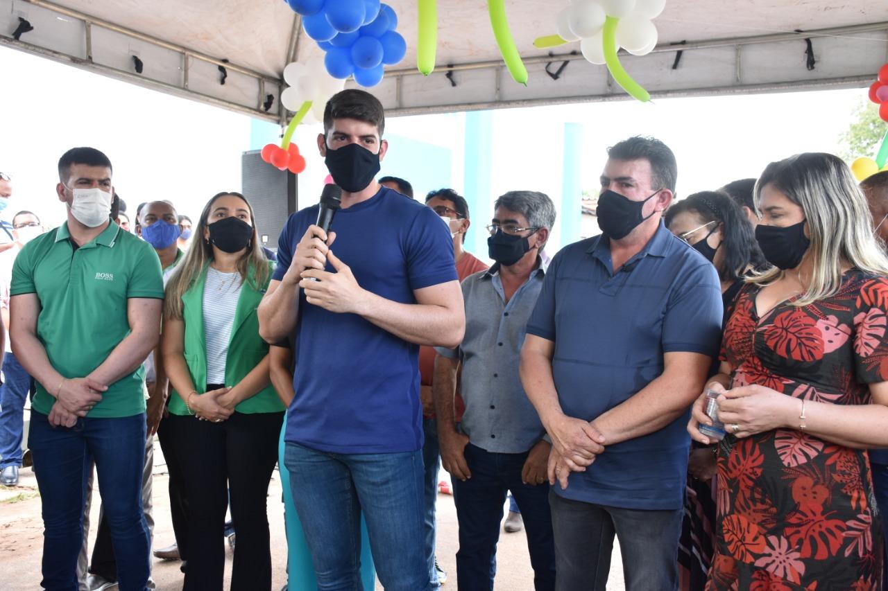 Prefeito Edvan Brandão inaugura obra de reforma e ampliação da escola Juarez Almeida