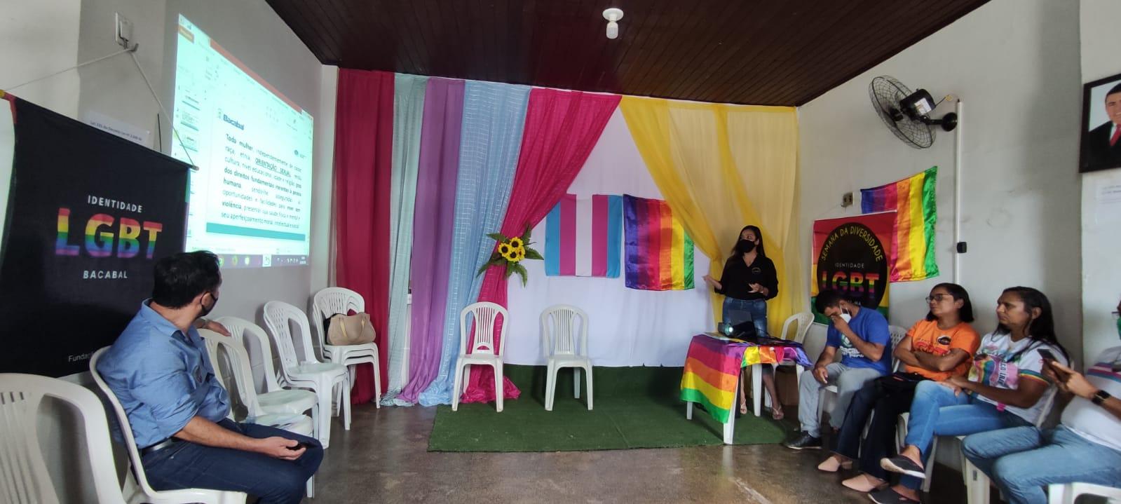 Grupo LGBT promove palestras em parceria com a Secretaria da Mulher