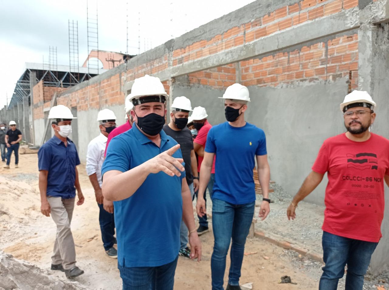 Prefeito Edvan Brandão inspeciona obras da Central de Abastecimento de Bacabal