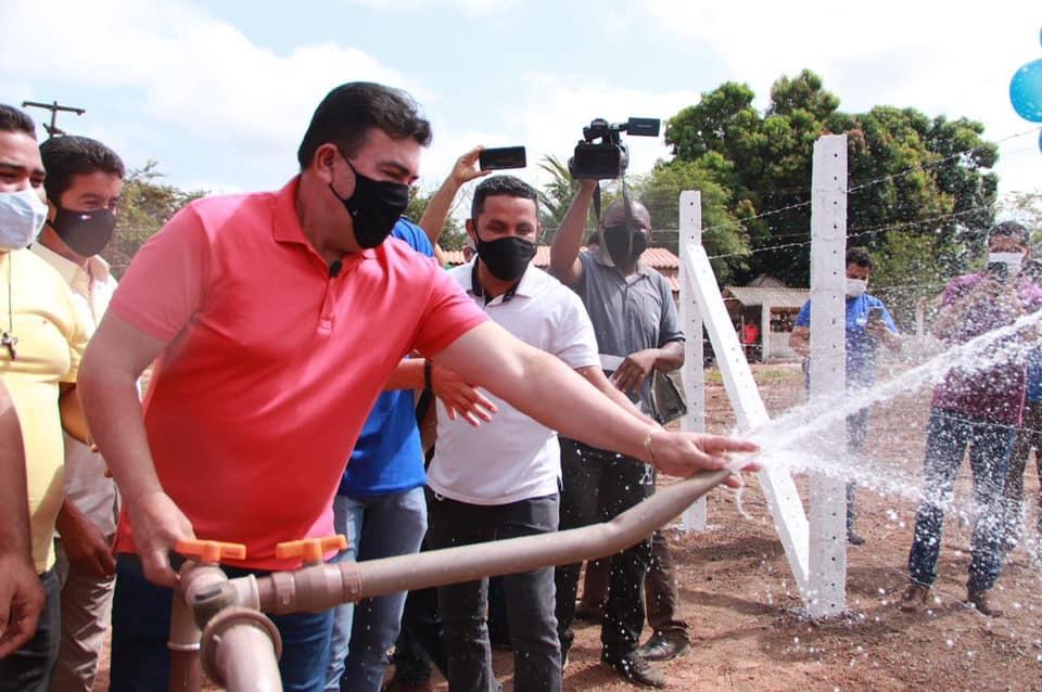 Prefeito de Bacabal inaugura poço artesiano no povoado Barreirinha