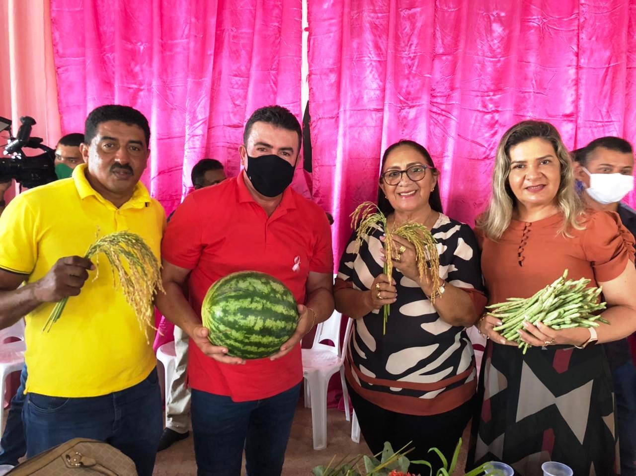 Prefeito Edvan Brandão preside reunião pública que anuncia ampliação do Programa de Aquisição de Alimentos