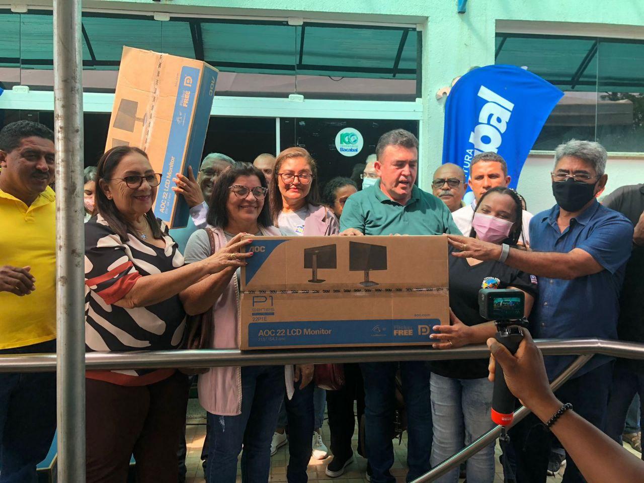 Prefeito Edvan Brandão entrega carro e kit de equipamentos para Conselhos Tutelares