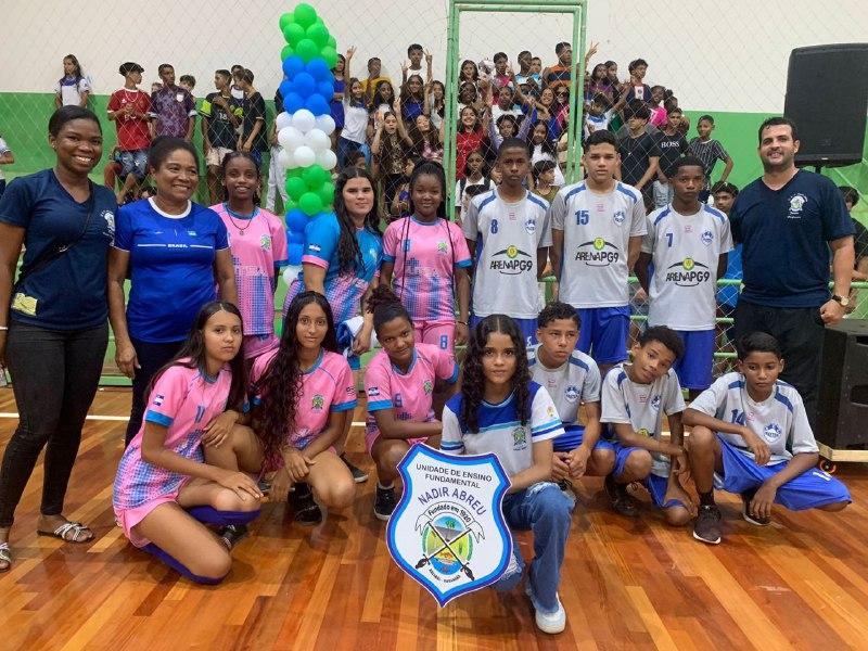 Vibração e entusiasmo das torcidas marcam a abertura dos Jogos Escolares Bacabalenses